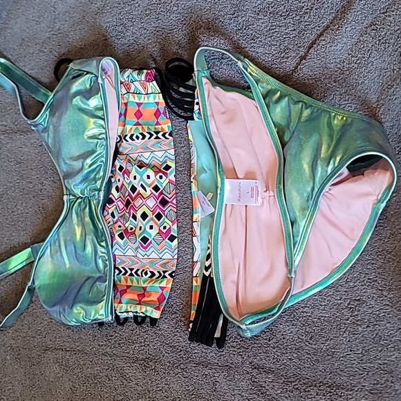 2x STUNNING EXHILARATION BIKINIS METALLIC AND AZTEC GEOMETRIC BIKINIS - Picture 3 of 5
